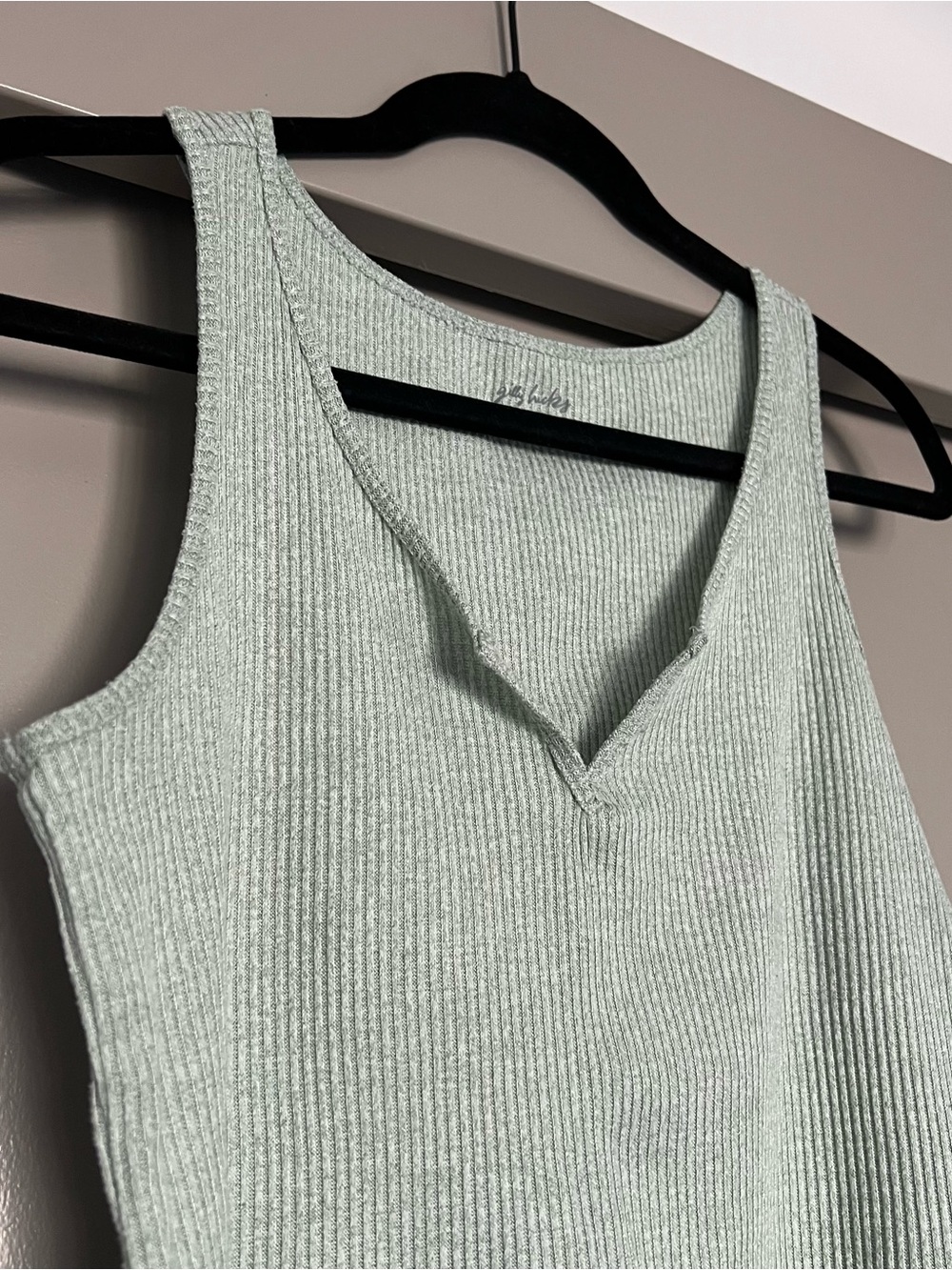 Gilly Hicks Ribbed Tank Top - Picture 3 of 6